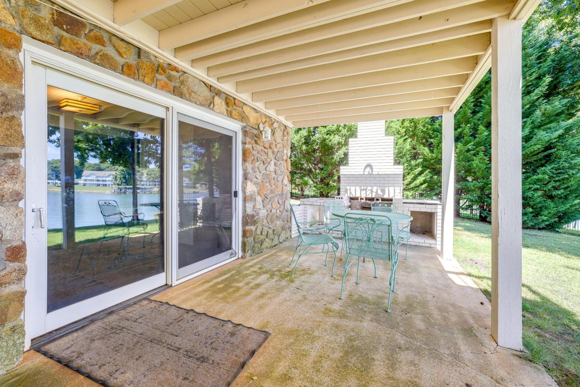 Smith Mountain Lake Retreat With Private Beach! Huddleston Dış mekan fotoğraf