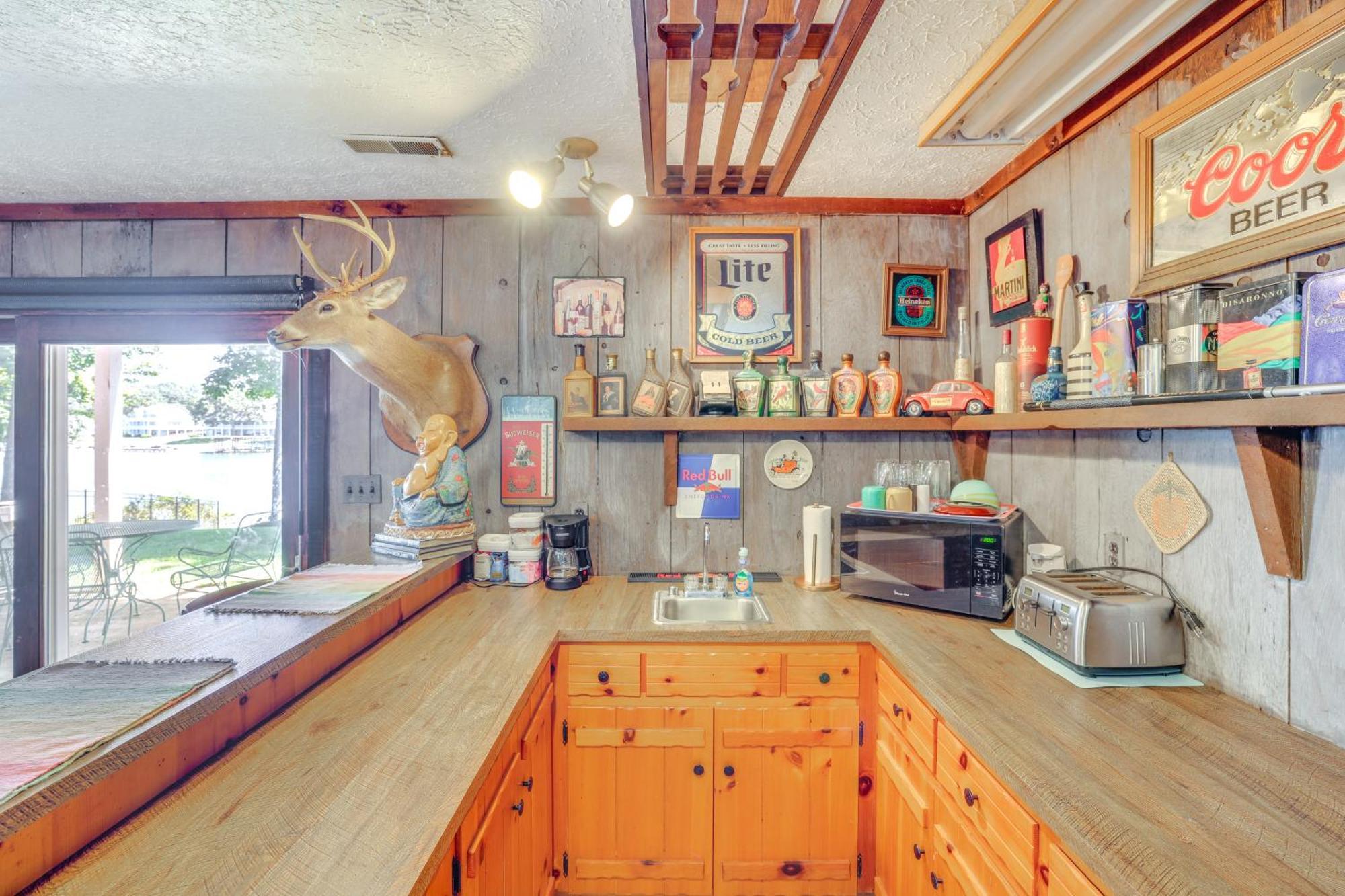 Smith Mountain Lake Retreat With Private Beach! Huddleston Dış mekan fotoğraf