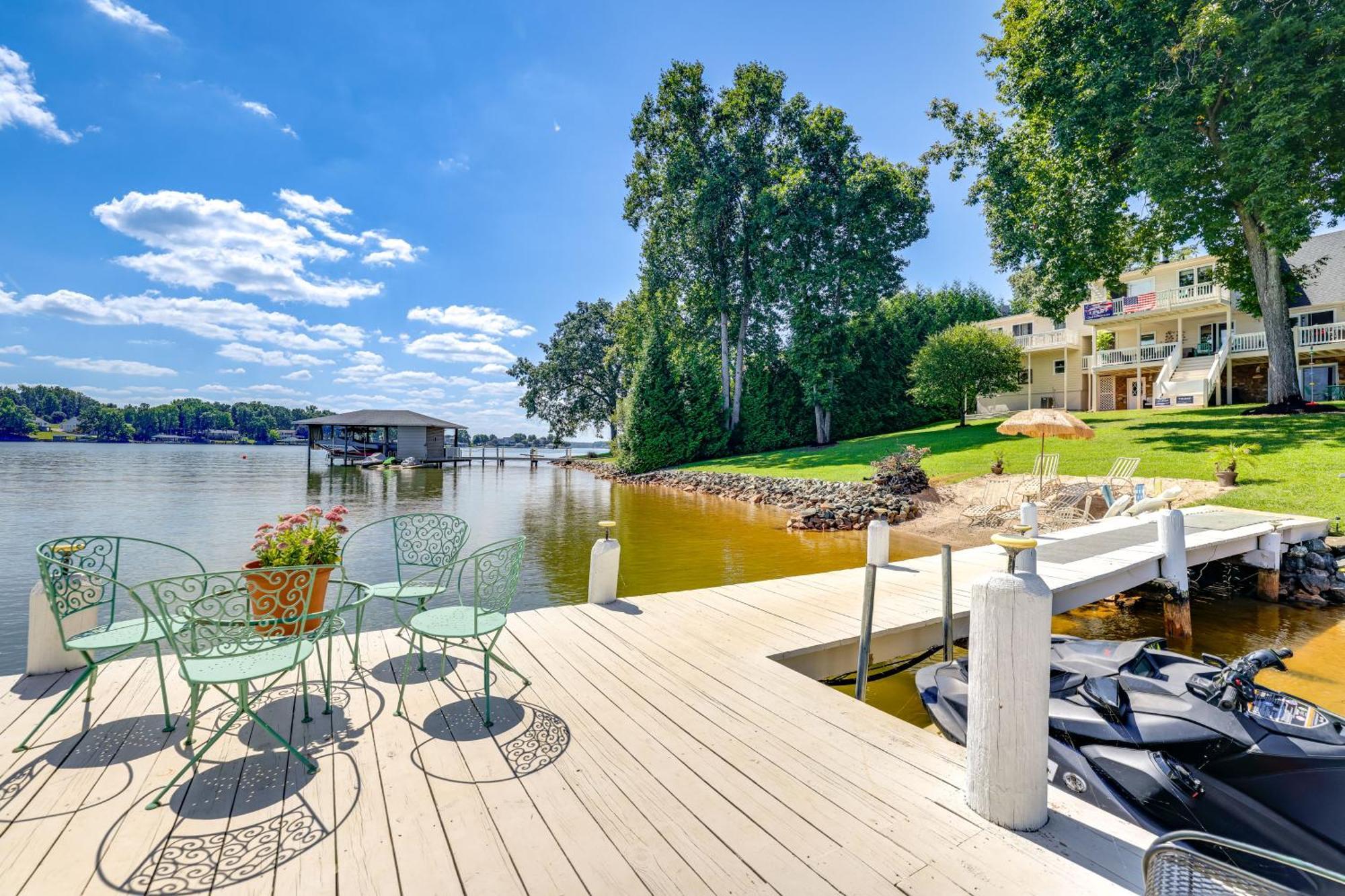 Smith Mountain Lake Retreat With Private Beach! Huddleston Dış mekan fotoğraf