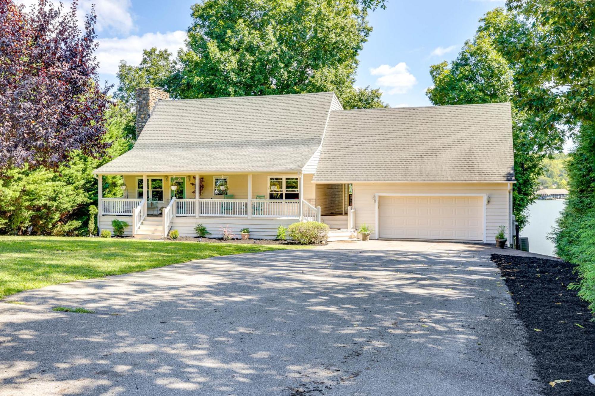 Smith Mountain Lake Retreat With Private Beach! Huddleston Dış mekan fotoğraf