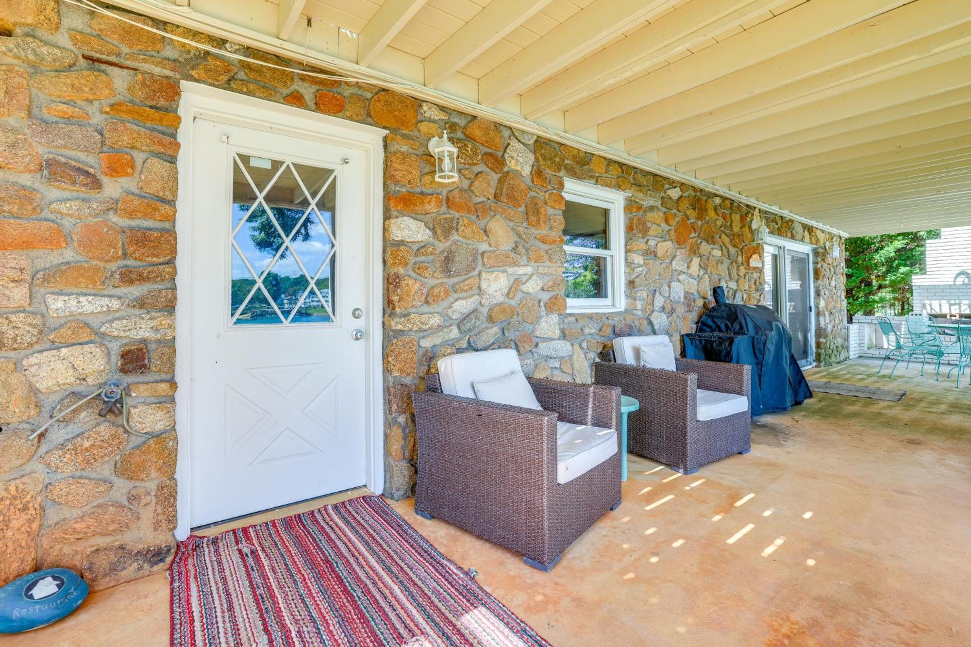 Smith Mountain Lake Retreat With Private Beach! Huddleston Dış mekan fotoğraf